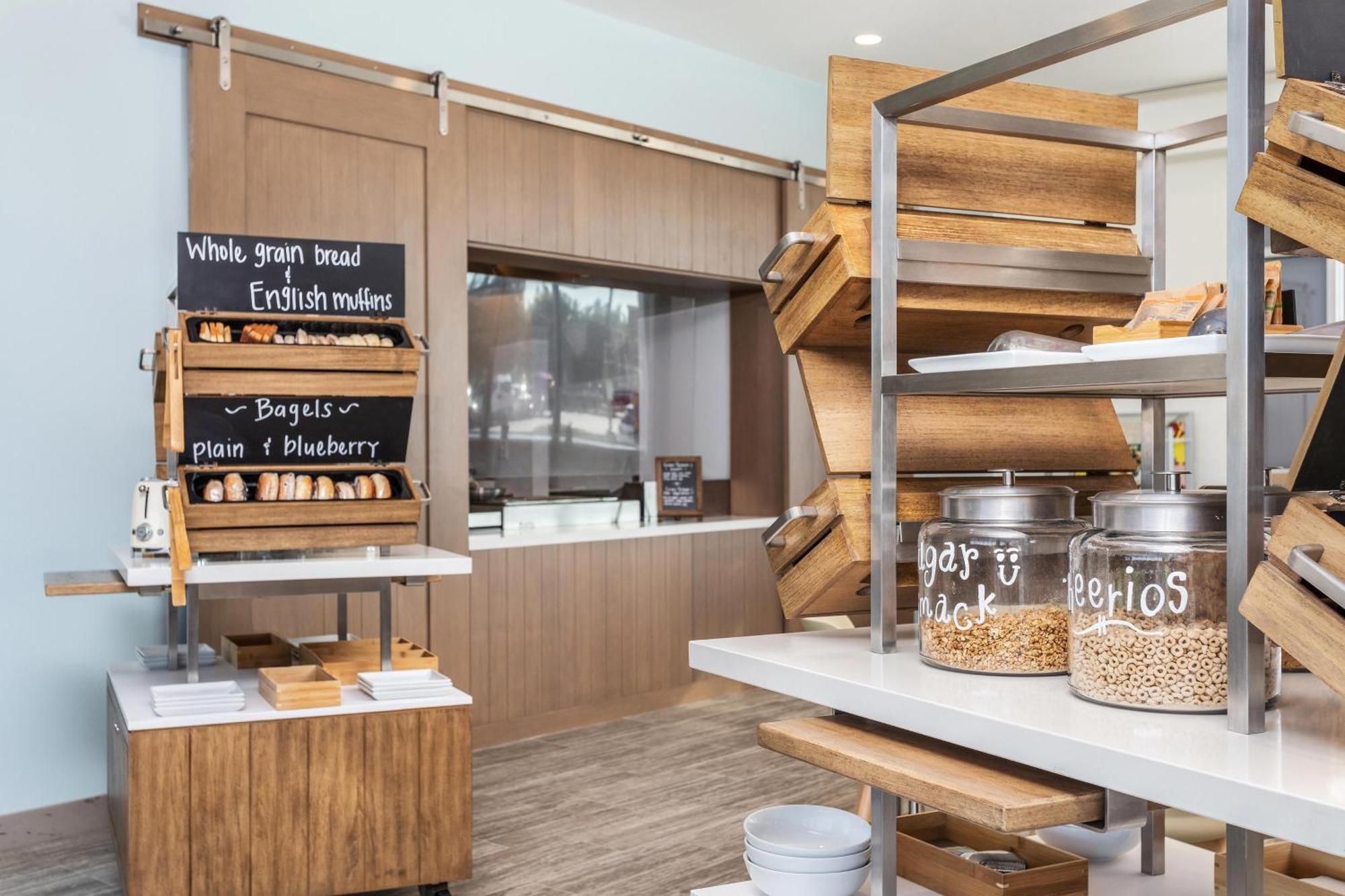 Element Knoxville West Bagian luar foto